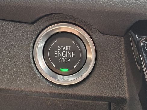 Used 2025 Chevrolet Traverse Z71 AWD/4WD image 18