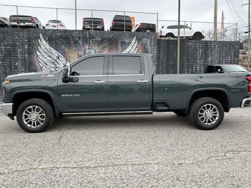 Used 2026 Chevrolet Silverado 2500 LTZ w/ LTZ Premium Package image 6