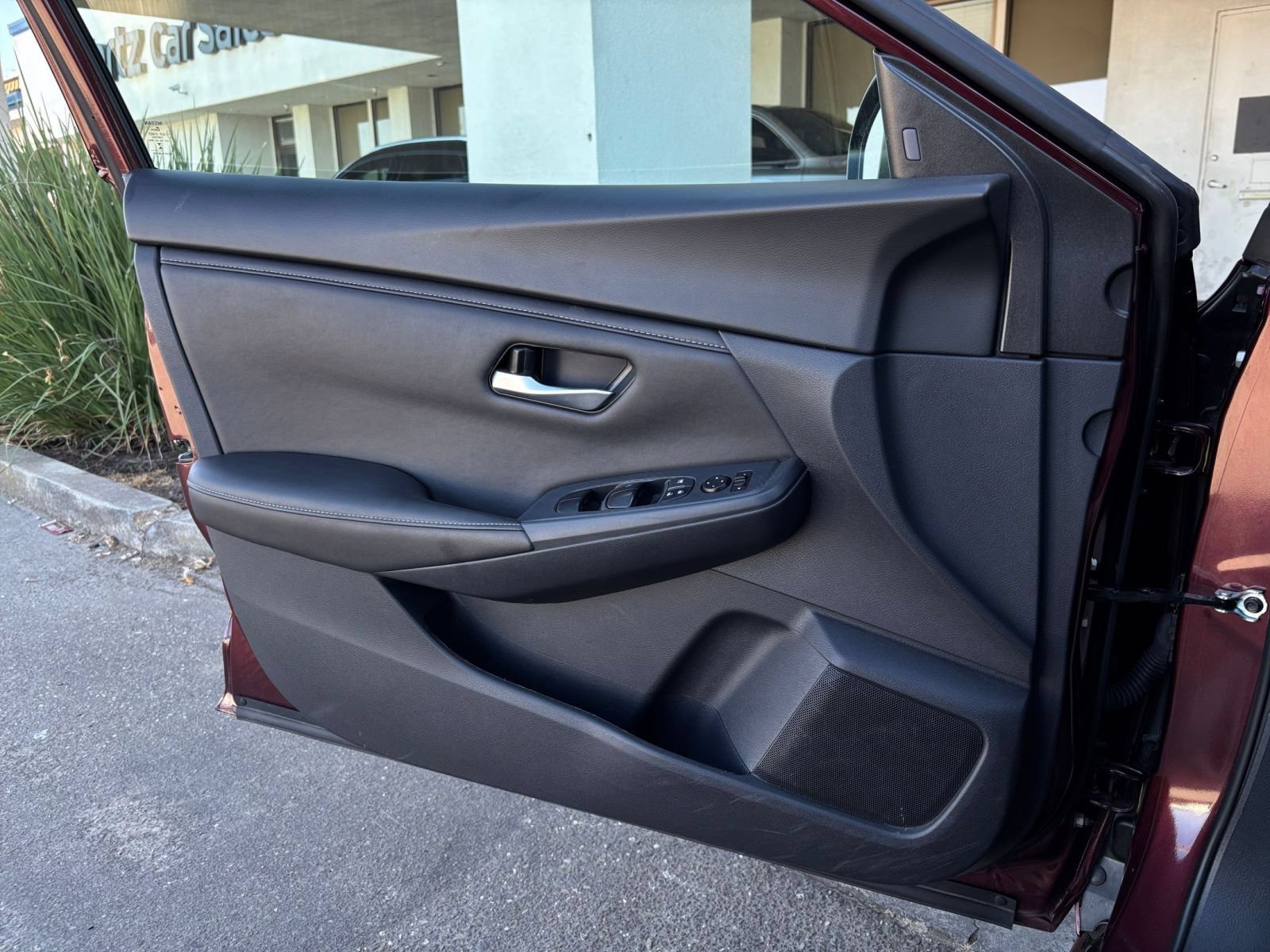 Used 2025 Nissan Sentra SV FWD image 18