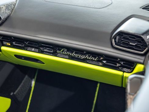 Used 2022 Lamborghini Huracan EVO RWD image 55
