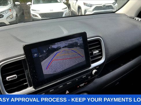 Used 2025 Hyundai Venue SEL FWD image 18