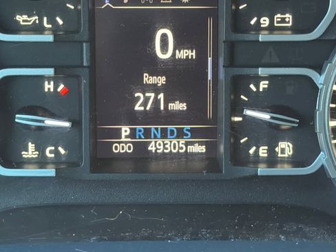 Used 2020 Toyota Tundra SR5 w/ SR5 Upgrade Package AWD/4WD image 25