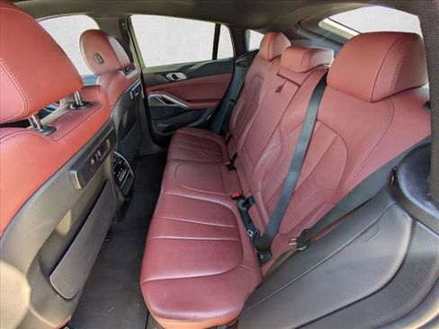 Used 2022 BMW X6 xDrive40i w/ Premium Package image 23