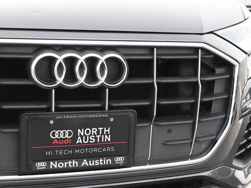 Used 2019 Audi Q8 Premium image 25