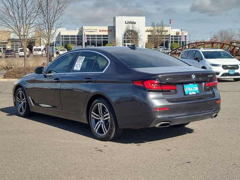 Used 2022 BMW 530i xDrive w/ Premium Package image 12