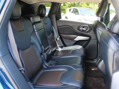 Used 2018 Jeep Cherokee Limited AWD/4WD image 28