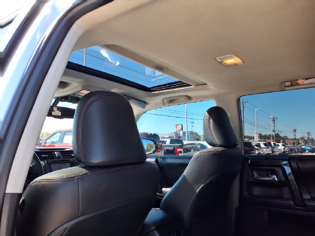 Used 2017 Toyota 4Runner TRD Off-Road Premium AWD/4WD image 12