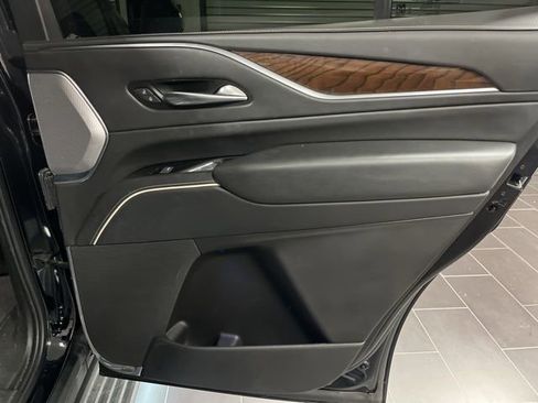 Used 2022 Cadillac Escalade Sport Platinum image 11