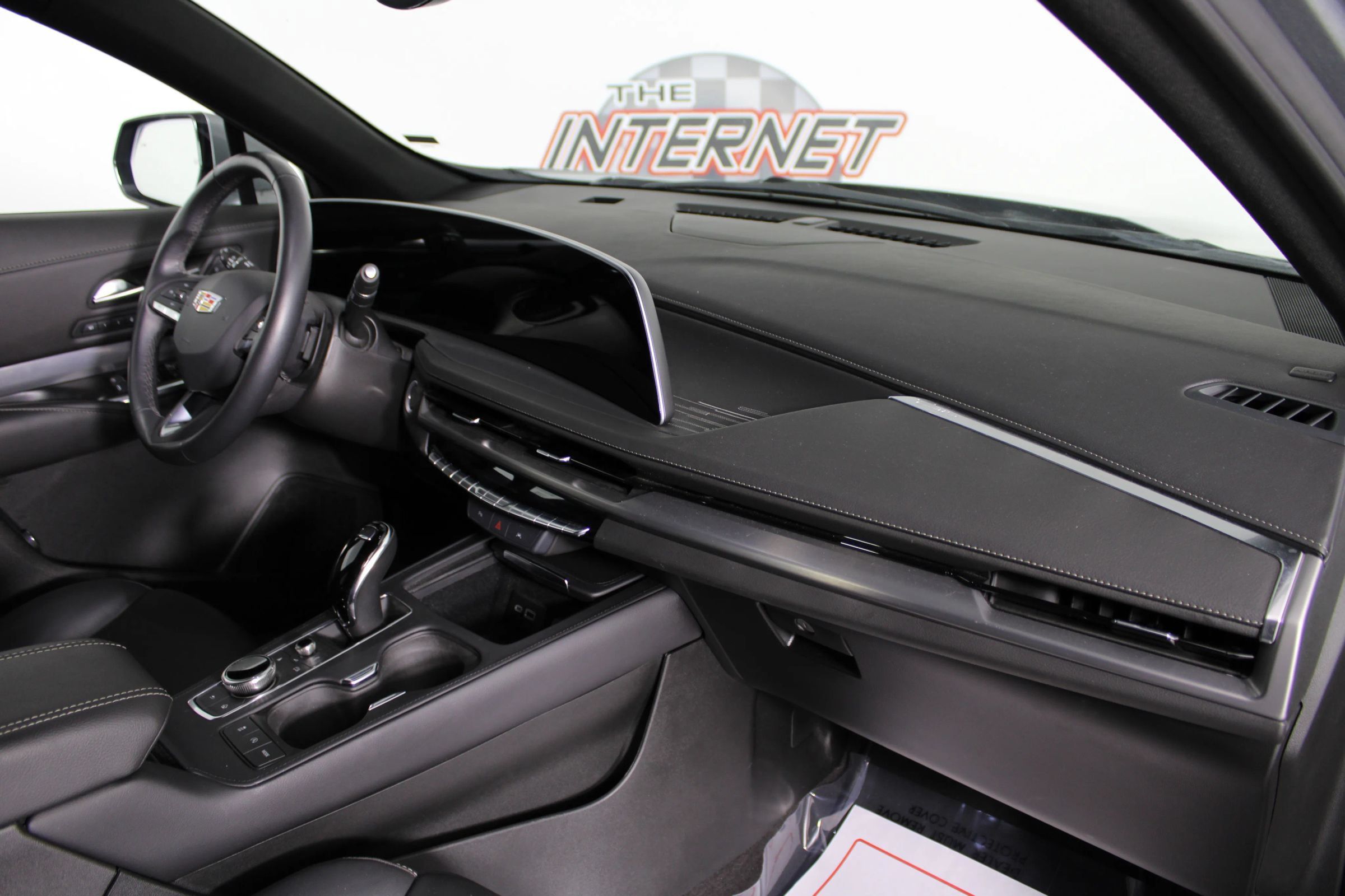 Used 2024 Cadillac XT4 Premium Luxury FWD image 12