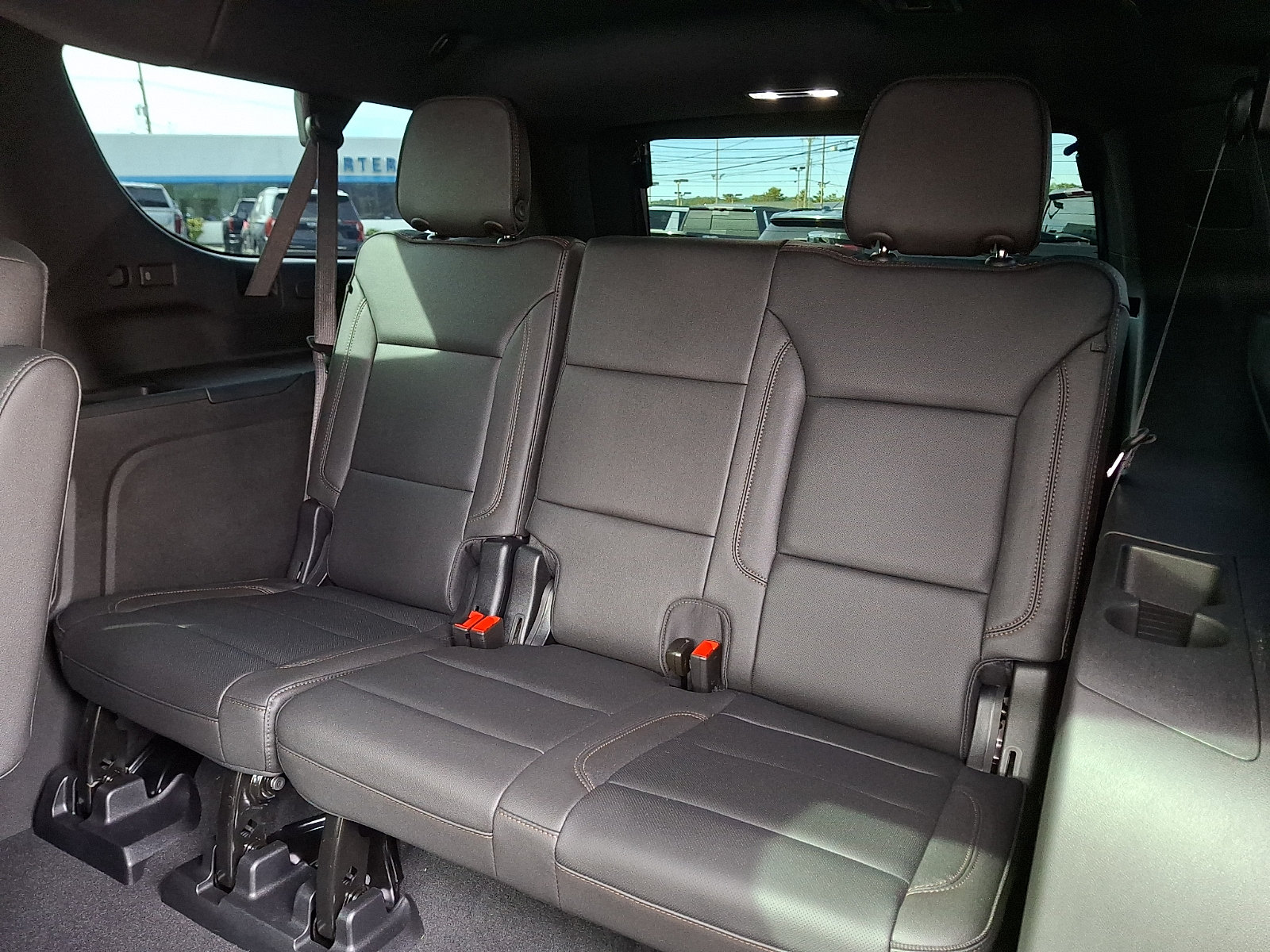 Certified 2025 Chevrolet Suburban High Country AWD/4WD image 12