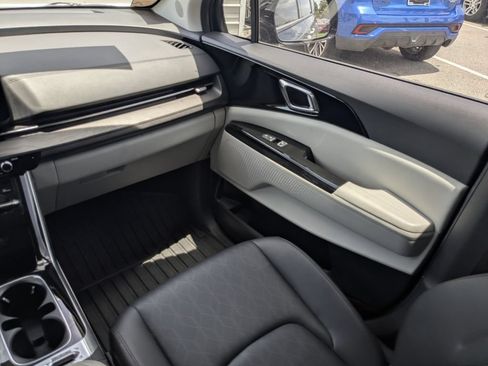Used 2024 Kia Carnival SX FWD image 25