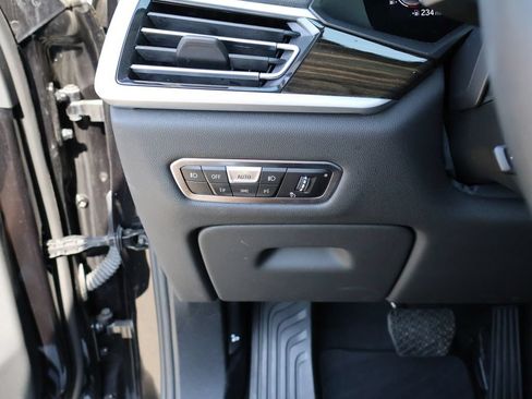 Used 2020 BMW X7 xDrive40i w/ Premium Package AWD/4WD image 28