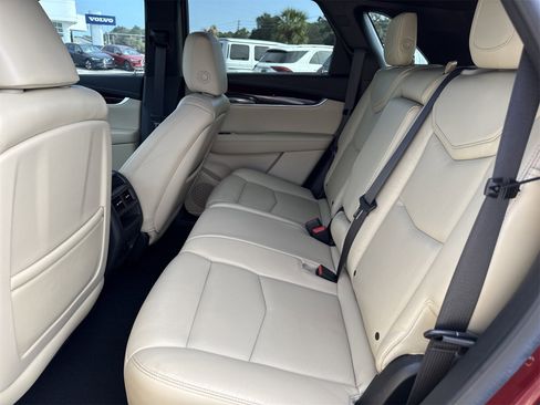 Used 2017 Cadillac XT5 Luxury w/ Driver Awareness Package image 10