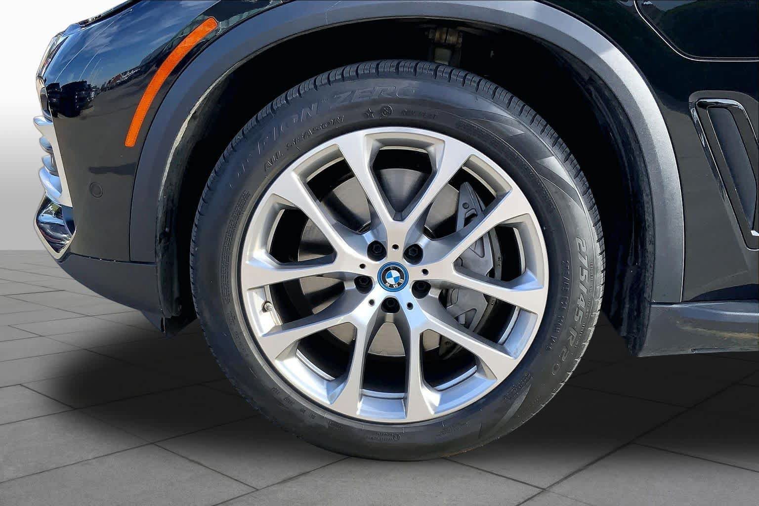 Used 2022 BMW X5 xDrive45e w/ Executive Package AWD/4WD image 10