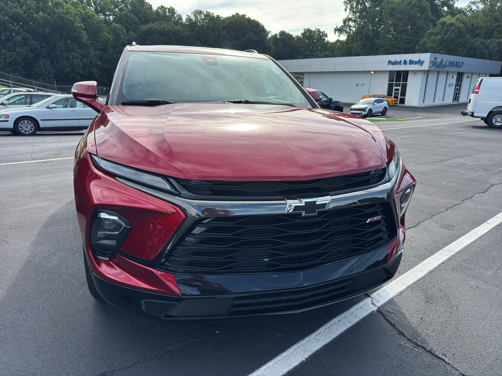 Used 2024 Chevrolet Blazer RS FWD image 2