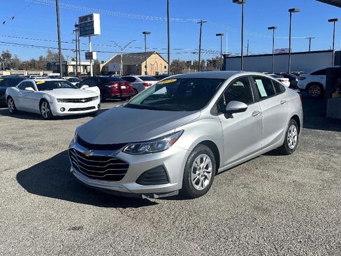 Used 2019 Chevrolet Cruze LS image 2
