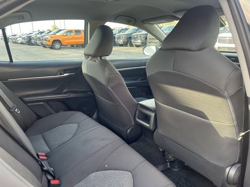 Used 2020 Toyota Camry LE image 27