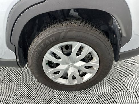 Used 2023 Toyota Corolla Cross L FWD image 10