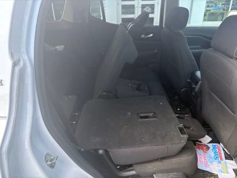 Used 2019 GMC Acadia SLE FWD image 6