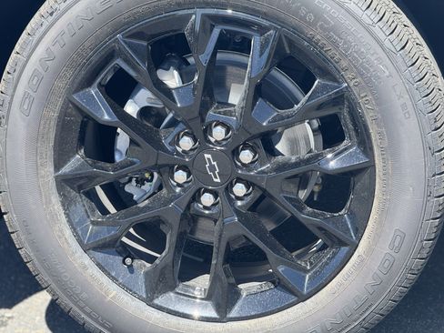 New 2026 Chevrolet Traverse LT w/ Midnight/Sport Edition FWD image 8