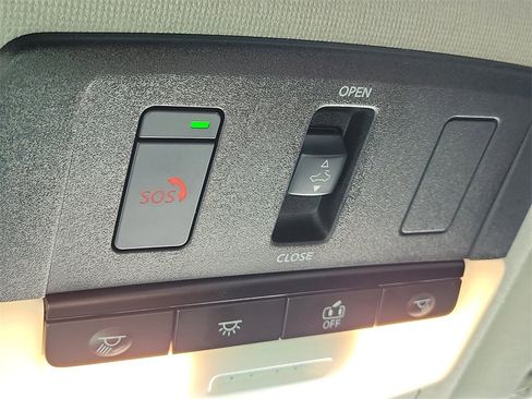 Used 2023 Nissan Sentra SR w/ SR Premium Package image 14