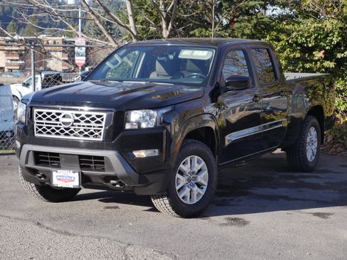 Certified 2022 Nissan Frontier SV w/ Technology Package image 2