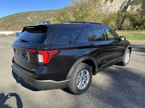 New 2026 Ford Explorer Active image 4