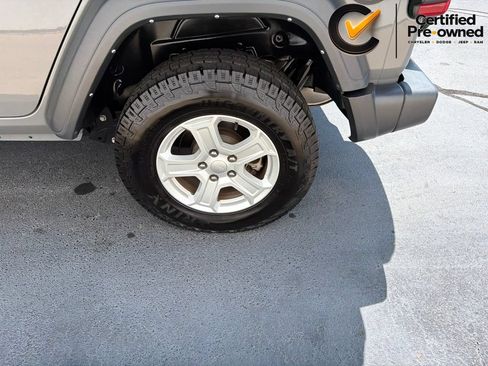 Used 2022 Jeep Wrangler Unlimited Sport AWD/4WD image 16
