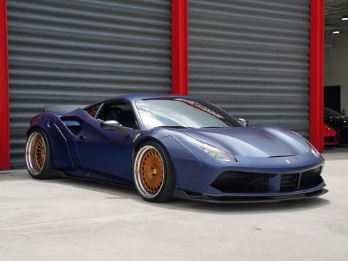 Used 2017 Ferrari 488 GTB RWD image 7