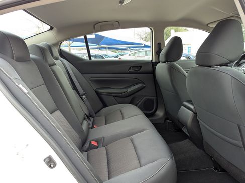 Used 2025 Nissan Altima 2.5 SV image 25