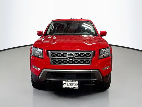 Used 2022 Nissan Frontier SV image 2