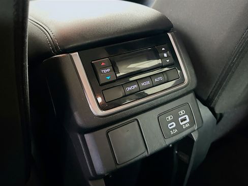 Used 2024 Subaru Ascent Premium w/ Convenience Package image 26