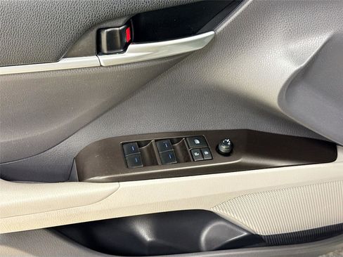 Used 2023 Toyota Camry SE image 17