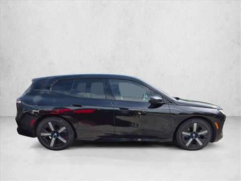 Used 2023 BMW iX xDrive50 w/ Premium Package AWD/4WD image 4