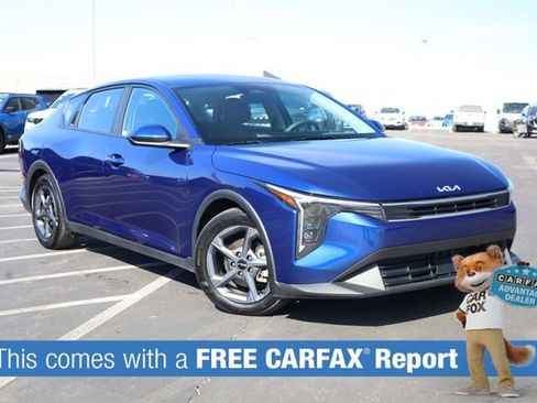 Used 2025 Kia K4 LXS image 2