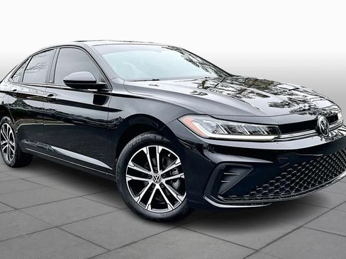 Used 2025 Volkswagen Jetta Sport image 2