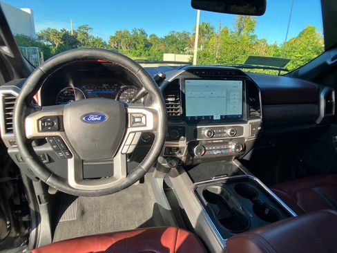 Used 2022 Ford F250 Platinum image 8