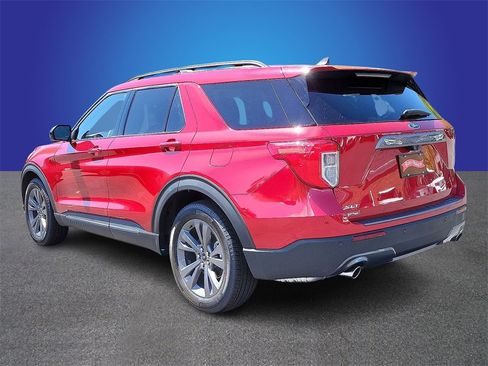 New 2024 Ford Explorer XLT w/ Equipment Group 202A image 4