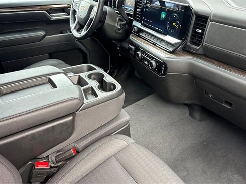 Used 2025 Chevrolet Silverado 1500 LT image 19