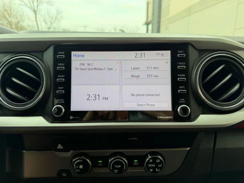 Used 2020 Toyota Tacoma SR5 image 11