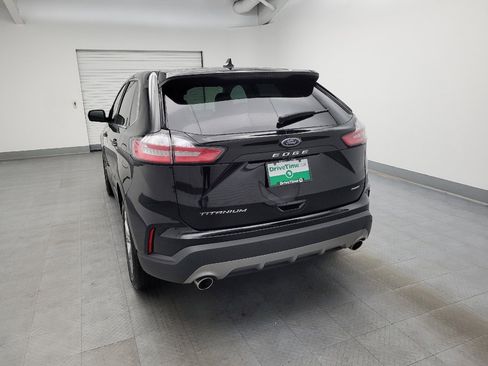Used 2024 Ford Edge Titanium image 6