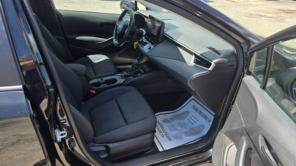 Used 2023 Toyota Corolla LE FWD image 6