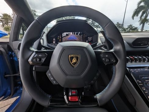 Used 2024 Lamborghini Huracan EVO image 38