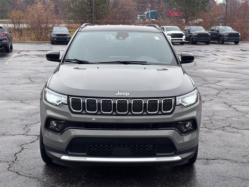 Used 2023 Jeep Compass Limited image 8