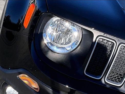 Certified 2023 Jeep Renegade Latitude w/ Sun/Sound Group image 30