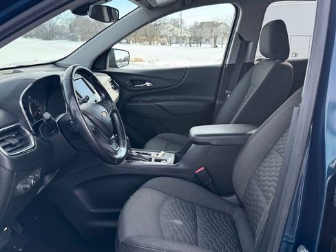 Used 2020 Chevrolet Equinox LT w/ Driver Convenience Package image 10