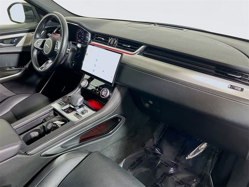Used 2024 Jaguar F-PACE R-Dynamic S image 27