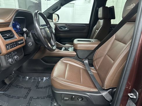 Used 2023 Chevrolet Suburban High Country image 19