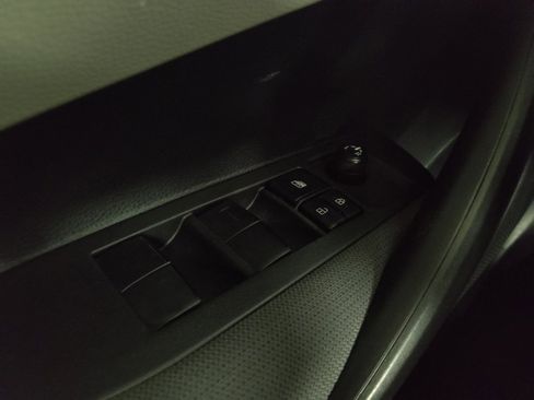 Used 2022 Toyota Corolla LE FWD image 27