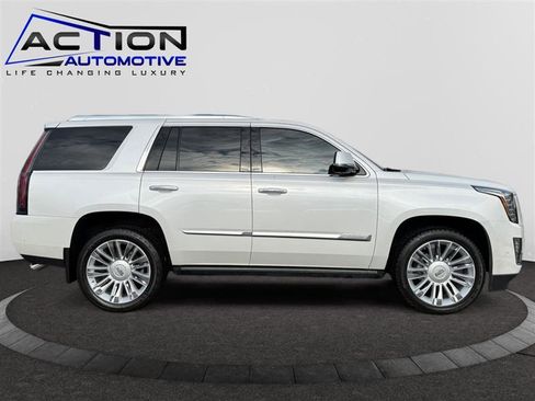 Used 2019 Cadillac Escalade Platinum image 9